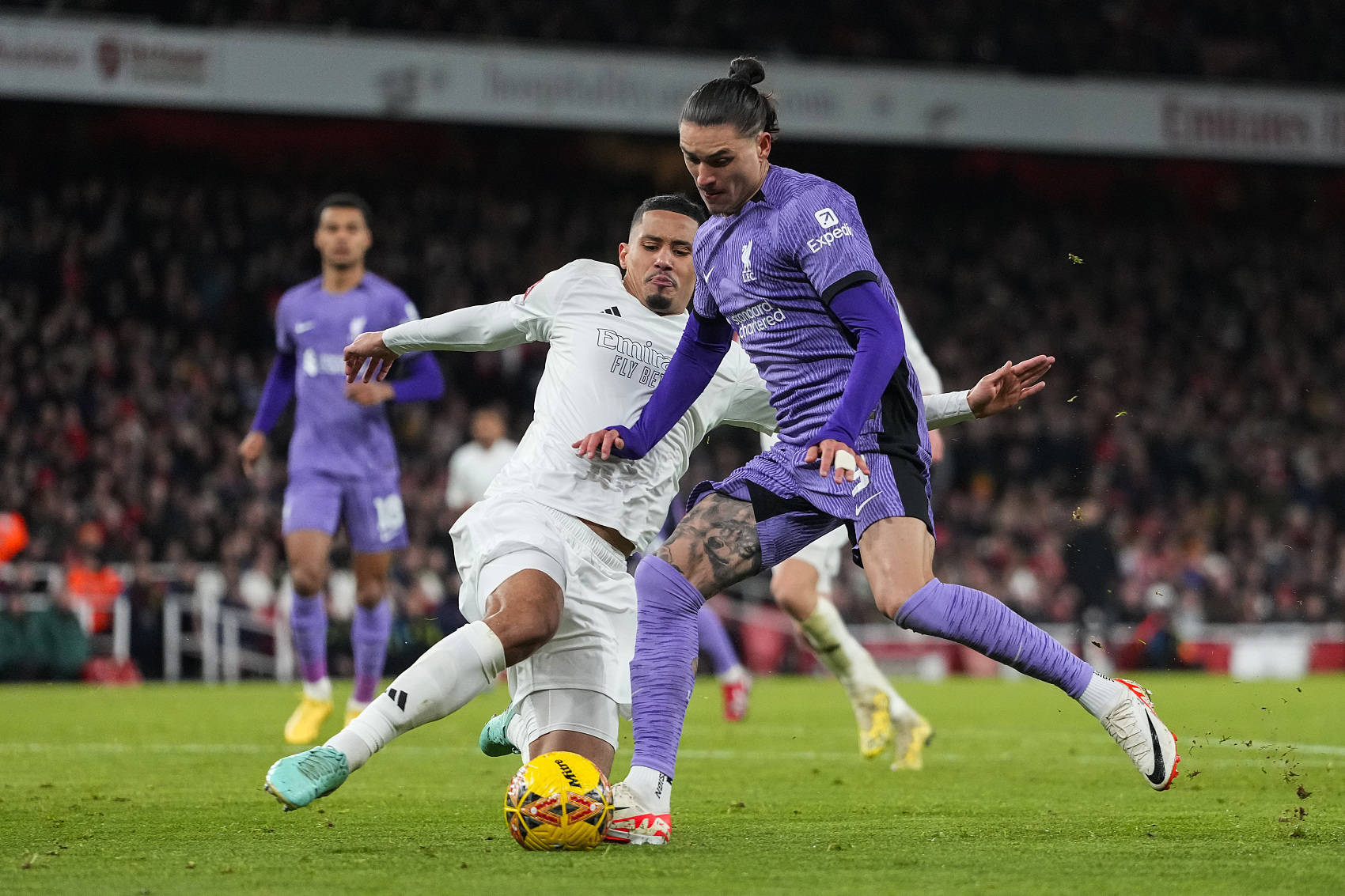 赛地聚焦：足总杯窗口期热度飙升，阿森纳临场应变，悬念犹存，球探报告显示潜力 