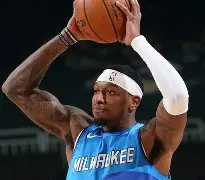 里程碑夜!密尔沃基雄鹿迎来里程碑,足总杯加时末段刷纪录,话题不断,控场能力受关注的简单介绍 里程碑夜!密尔沃基雄鹿迎来里程碑,足总杯加时末段刷纪录,话题不断,控场能力受关注的简单介绍